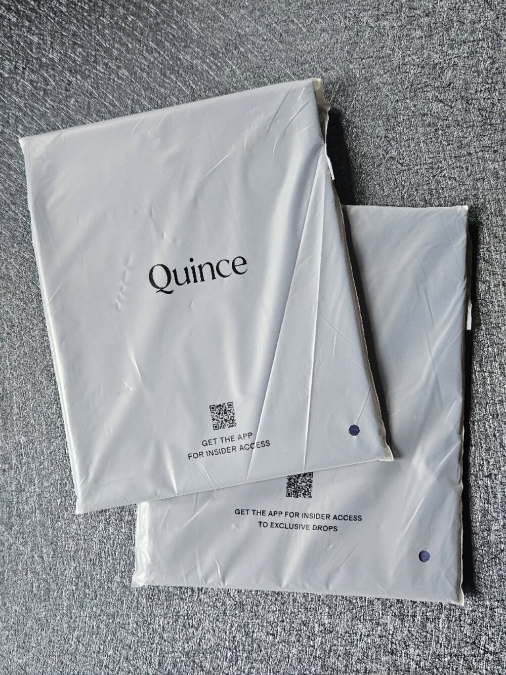Mulberry Silk Pillowcase - Set of 2 in Navy - Picture 4 of 5